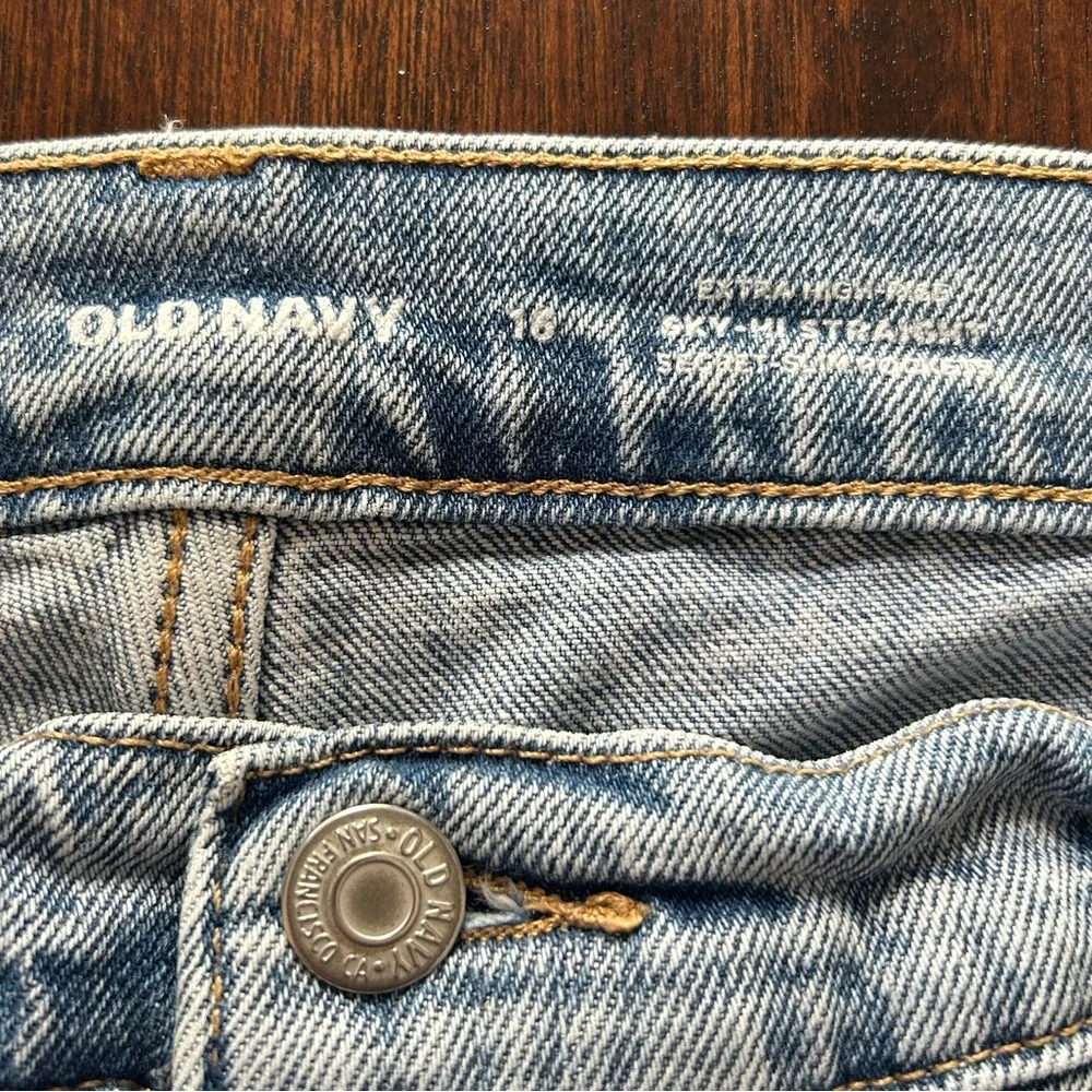 Old Navy Light Blue Denim Jeans - Picture 4 of 4